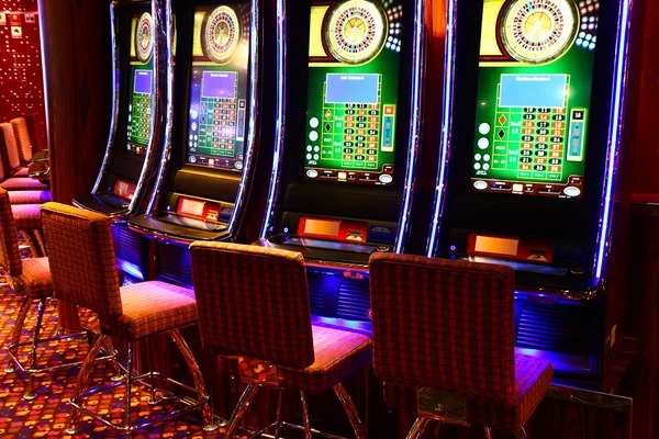 SA Gaming table lobby showing Baccarat Dragon Tiger and Roulette options with live indicators
